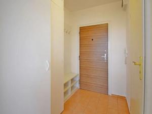 Pronájem bytu 1+kk, Praha - Čimice, Křivenická, 34 m2