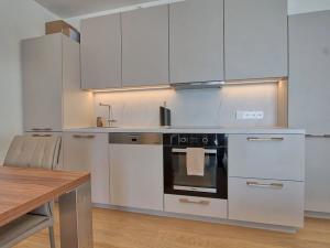 Pronájem bytu 1+kk, Praha - Michle, Hodonínská, 34 m2