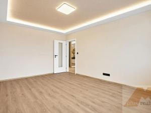 Prodej bytu 3+1, Ostrov, Kollárova, 60 m2