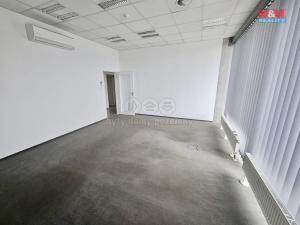 Pronájem kanceláře, Nupaky, Komerční, 400 m2