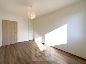 Pronájem bytu 2+kk, Praha - Kbely, Sedlářova, 52 m2