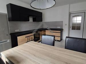 Prodej bytu 3+1, Mladá Vožice, Husovo náměstí, 82 m2