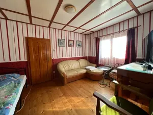 Prodej chaty, Káraný, 60 m2