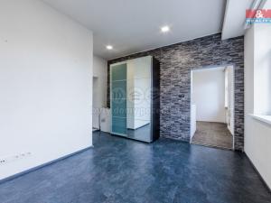 Prodej bytu 1+1, Karlovy Vary - Stará Role, Jabloňová, 49 m2