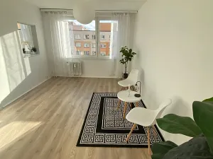 Pronájem bytu 1+1, Praha - Hostivař, Chudenická, 35 m2