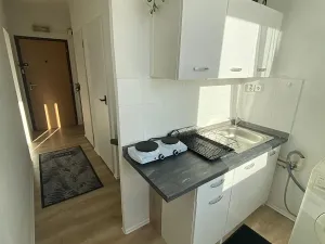 Pronájem bytu 1+1, Praha - Hostivař, Chudenická, 35 m2