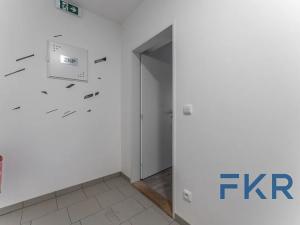 Pronájem bytu 1+kk, Praha - Prosek, Na rozhraní, 19 m2