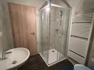 Pronájem bytu 1+kk, Lomnice, Dlouhá, 30 m2