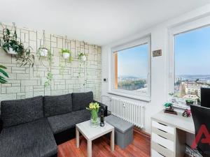 Prodej bytu 2+kk, Praha - Modřany, Vokrojova, 44 m2