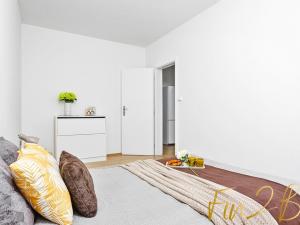 Pronájem bytu 2+kk, Praha - Hloubětín, Rochovská, 42 m2