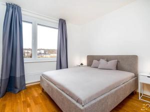 Pronájem bytu 2+kk, Praha - Vysočany, Smržových, 59 m2