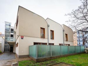 Pronájem bytu 1+kk, Praha - Vinohrady, Uruguayská, 38 m2