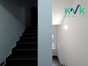 Prodej bytu 3+1, Karlovy Vary, U Trati, 83 m2