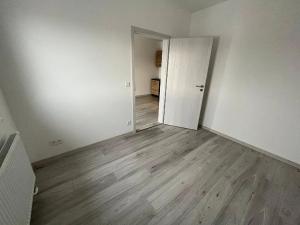 Pronájem bytu 2+kk, Hrochův Týnec, Nádražní, 36 m2