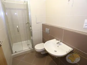 Pronájem bytu 1+kk, Praha - Letňany, Hlučkova, 31 m2