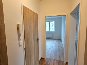 Pronájem bytu 2+kk, Praha - Štěrboholy, Slibná, 50 m2