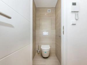 Pronájem bytu 2+kk, Praha - Horní Měcholupy, Neapolská, 43 m2