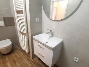 Pronájem bytu 1+kk, Praha - Košíře, Černochova, 28 m2