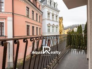 Prodej bytu 3+1, Karlovy Vary, Zámecký vrch, 99 m2