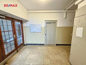 Pronájem bytu 1+kk, Praha - Smíchov, Bozděchova, 28 m2