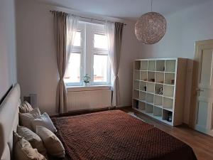 Pronájem bytu 2+kk, Praha - Holešovice, Na Maninách, 51 m2