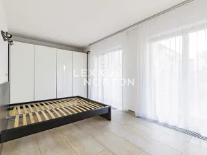 Pronájem bytu 1+kk, Praha - Bubeneč, Mlýnská, 37 m2