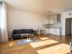 Prodej bytu 1+kk, Praha - Troja, Hnězdenská, 38 m2