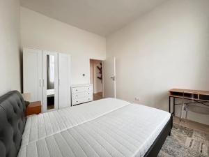Pronájem bytu 2+kk, Praha - Libeň, Zenklova, 54 m2
