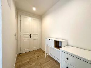 Pronájem bytu 2+kk, Praha - Libeň, Zenklova, 54 m2