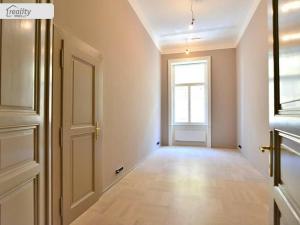 Pronájem kanceláře, Praha - Nové Město, Spálená, 164 m2