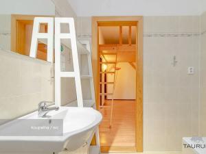 Prodej bytu 2+1, Trnová, 84 m2