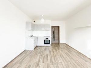 Pronájem bytu 1+kk, Praha - Uhříněves, Františka Diviše, 30 m2