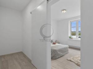 Prodej bytu 2+kk, Dvůr Králové nad Labem, nábřeží Benešovo, 48 m2