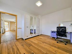 Pronájem bytu 3+kk, Praha - Břevnov, Šlikova, 102 m2