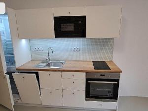 Pronájem bytu 2+kk, Praha - Vršovice, Krymská, 51 m2