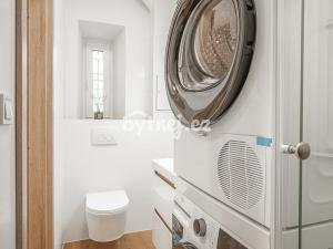 Pronájem bytu 2+kk, Praha - Bubeneč, Verdunská, 37 m2