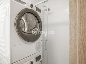 Pronájem bytu 2+kk, Praha - Bubeneč, Verdunská, 37 m2