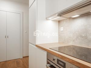 Pronájem bytu 2+kk, Praha - Bubeneč, Verdunská, 37 m2