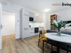 Pronájem bytu 2+kk, Praha - Vysočany, Odkolkova, 58 m2