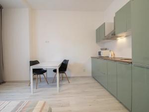 Pronájem bytu 1+kk, Praha - Nové Město, Na zbořenci, 27 m2
