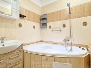 Pronájem bytu 4+1, Chomutov, Zahradní, 77 m2