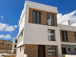 Prodej vily, Trikomo, Kypr, 100 m2