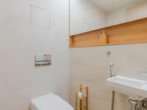 Prodej bytu 4+kk, Praha - Holešovice, Sanderova, 135 m2