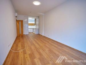 Pronájem bytu 2+kk, Zlín, Ševcovská, 65 m2