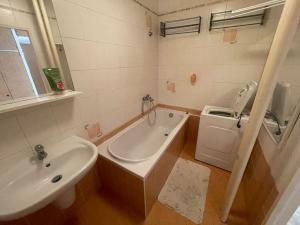 Pronájem bytu 2+1, Praha - Malešice, Tuchorazská, 54 m2