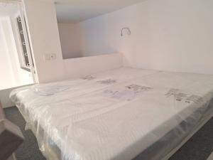 Pronájem bytu 1+kk, Ostrava - Moravská Ostrava, Vojanova, 25 m2