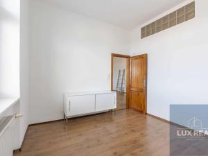 Prodej bytu 3+1, Znojmo, Jarošova, 78 m2
