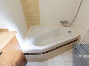 Prodej bytu 3+1, Znojmo, Jarošova, 78 m2