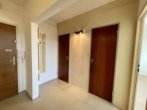 Pronájem bytu 2+kk, Brno - Bohunice, Uzbecká, 4488 m2