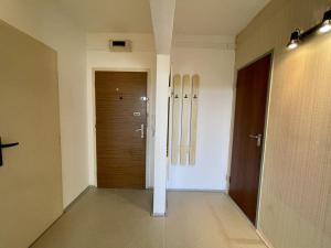 Pronájem bytu 2+kk, Brno - Bohunice, Uzbecká, 4488 m2